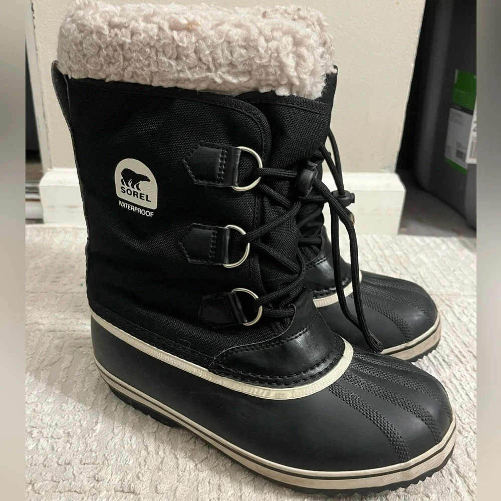 Sorel good used